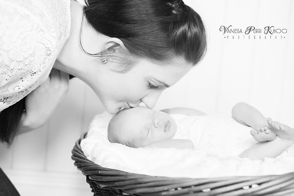 Newborn Photographer Devon